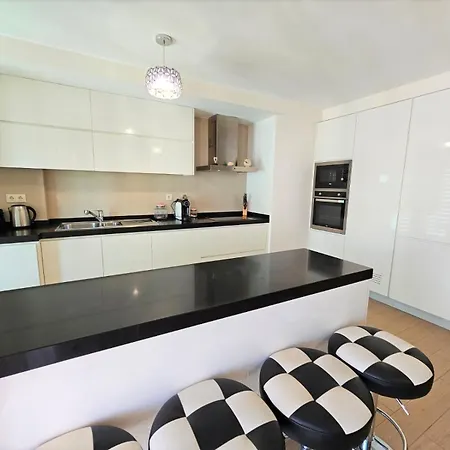 Da Rocha Prime Rezidenz With Garage דירה *