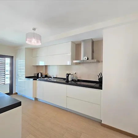 Da Rocha Prime Rezidenz With Garage Apartment